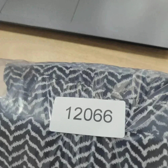 Ann Taylor Loft Chevron Black & White Sleeveless Midi Shift Dress LP 4CT - Picture 7 of 7